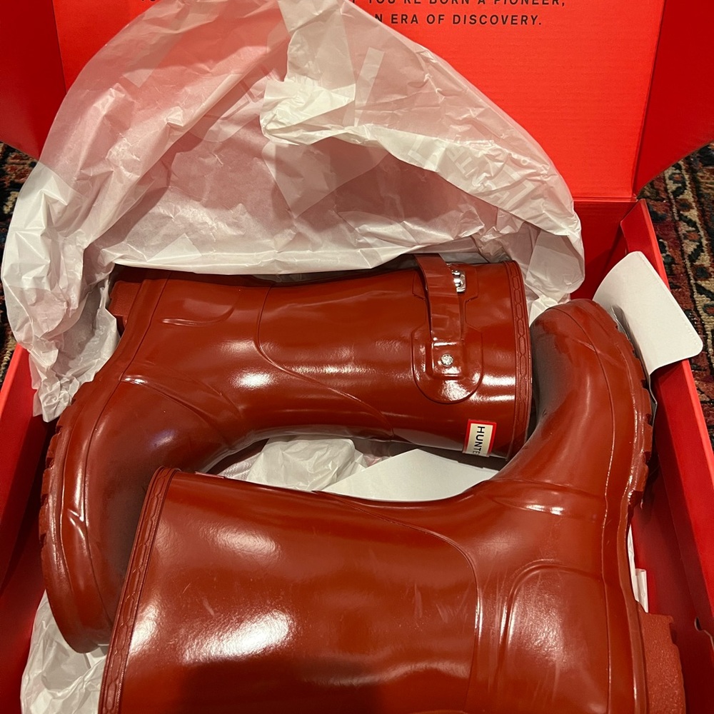 Hunter red short boots size 10